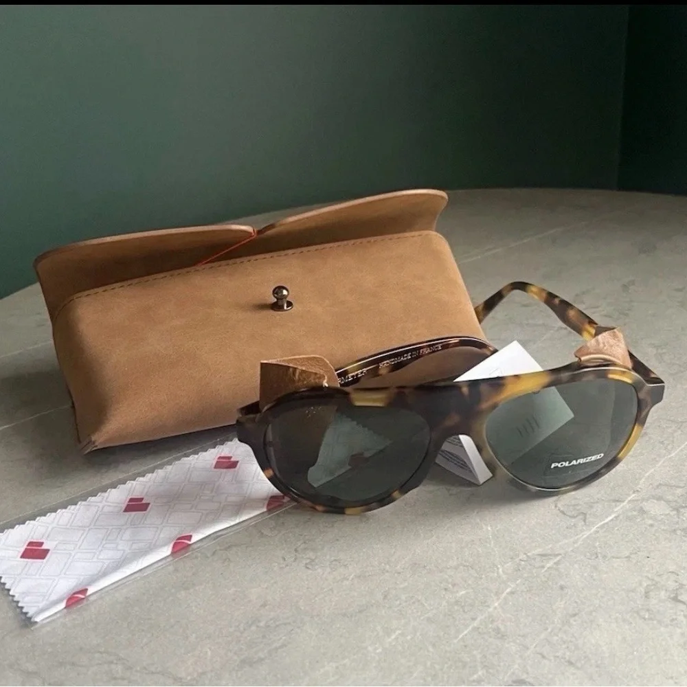 Obermeyer Rallye Light Tortoise Polarized Sunglasses w/Case UNISEX